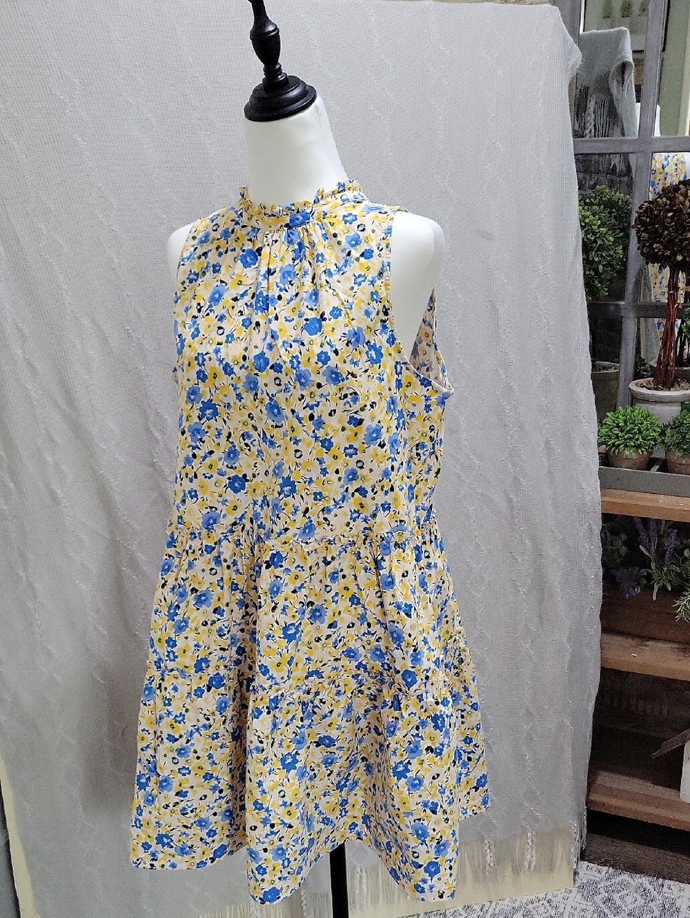 Ann Taylor Yellow Tiered Mini Dress, Blue Florals, Sz L, Coquette